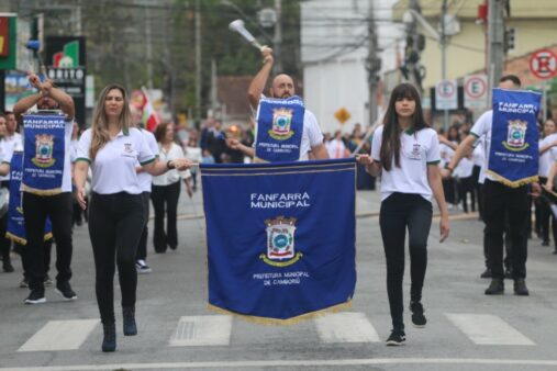 Desfile Cívico de 7 de Setembro em Camboriú destaca a preservação ambiental