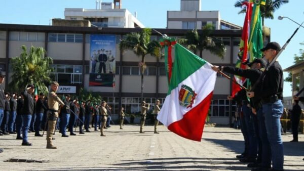 Dia do Soldado é comemorado com solenidades de condecorações aos policiais militares