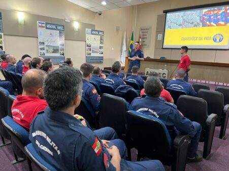 Bombeiros militares de Criciúma participam de Curso de Prevenção à Saúde Mental