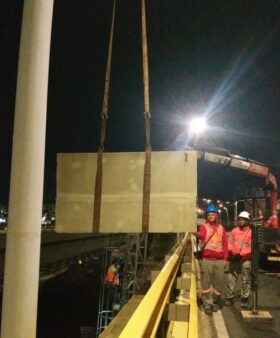 Infraestrutura inicia remoção de peças de concreto da passarela da Ponte Colombo Salles em Florianópolis