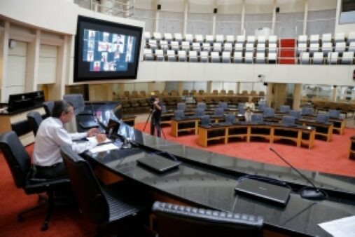 Parlamento 190 anos – Imagens históricas: A Covid-19 e o “novo normal”