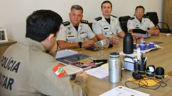 Oficiais da Polícia Militar da Bahia realizam visita técnica ao Comando Geral da PMSC