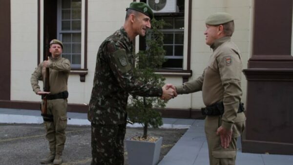 Comando-Geral da Polícia Militar recebe visita de inspeção técnica do exército