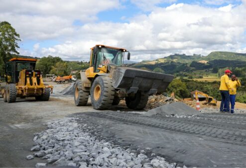 Obras de sobrelevação na SC-350 entre Aurora e Rio do Sul entram na reta final