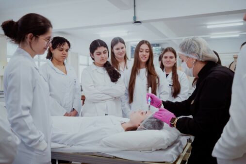 Período de renovações do programa Universidade Gratuita para o segundo semestre está aberto