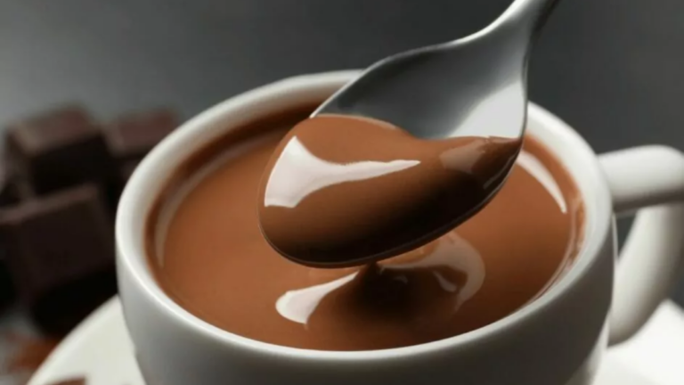 Aprenda a Fazer o Melhor Chocolate Quente Para Aquecer Seu Dia; Receita Fácil