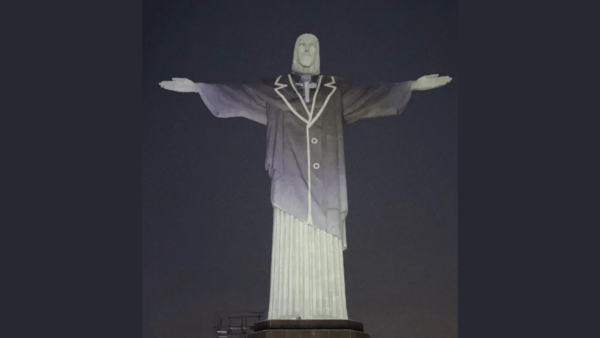 Cristo Redentor Realiza Homenagem a Silvio Santos no Rio