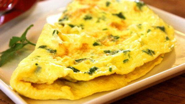 Omelete Rápida e Versátil: A Refeição Perfeita em Minutos