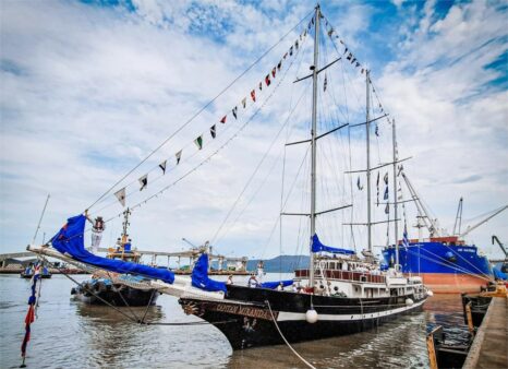 Embaixador dos mares, navio-escola do Uruguai atraca em São Francisco do Sul e está aberto à visitação nesta sexta