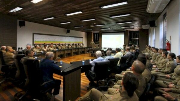 Comando-geral reúne veteranos comandantes-gerais e cadetes