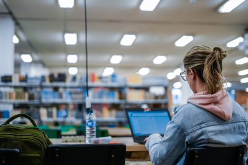 Prazo para correções do cadastro no programa Universidade Gratuita encerra nesta quinta-feira