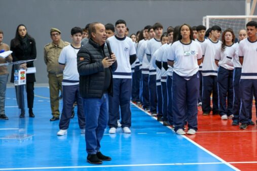 Jorginho Mello entrega ginásio de escola cívico-militar em Lages