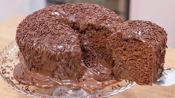 Bolo Vulcão de Chocolate com Recheio Cremoso