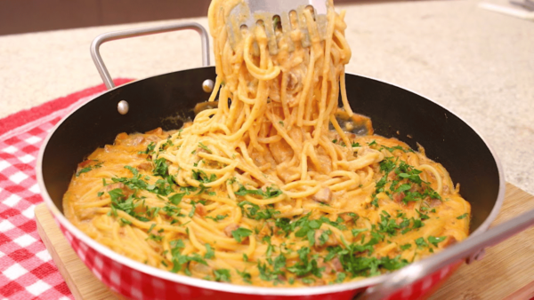 Macarrão Cremoso de Uma Panela Só: Jantar Rápido e Delicioso