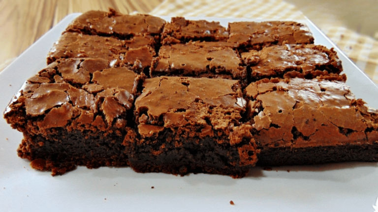 Brownie de Chocolate Fofinho com 3 Ingredientes: Pronto em Minutos