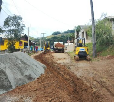 Obras da Casan reforçam sistemas de água e esgoto em Erval Velho