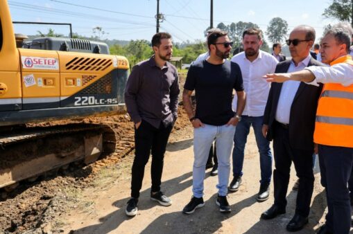 Governador Jorginho Mello acompanha avanço de obras de mobilidade no Sul do estado