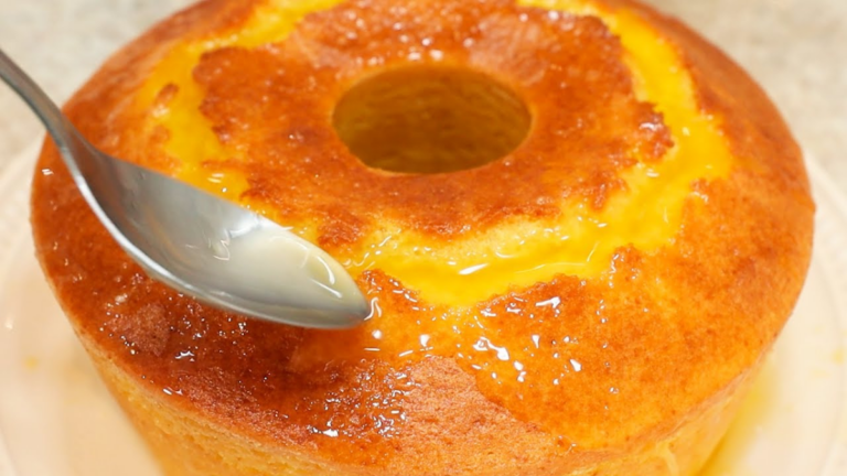 Receita de Bolo de Laranja Molhadinho e Fofo para Adoçar o Seu Dia