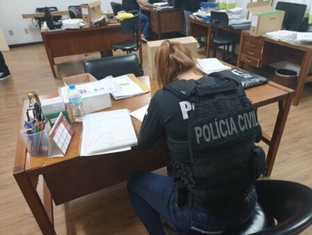 Operação da Polícia Civil em Forquilhinha resulta em prisão, afastamento de agentes públicos e apreensão de valores