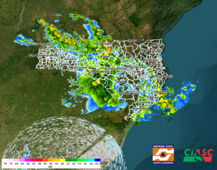 Temporal afeta abastecimento de água em Santa Catarina