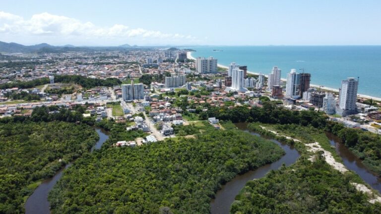 Ampliação do saneamento básico em Balneário Piçarras fortalece preservação dos mananciais