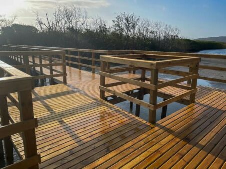 Reconstruído o maior deck público da Cachoeira do Bom Jesus