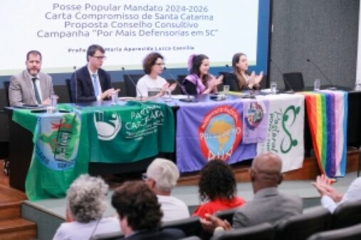 Ouvidora-Geral da Defensoria Pública toma posse em audiência pública na Alesc