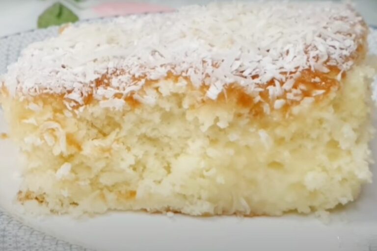 Receita de Bolo de Coco Molhadinho: Uma Delícia Irresistível