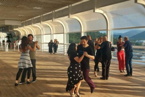 Passarela da Barra terá mostra de tango neste domingo