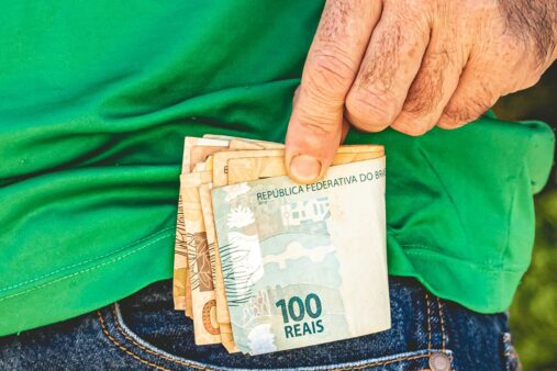 Bolsa Família: 318 mil famílias terão redução no benefício em maio​