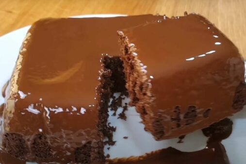 Bolo de Chocolate de 5 Minutos: Sem Glúten, Sem Ovo, Sem Leite