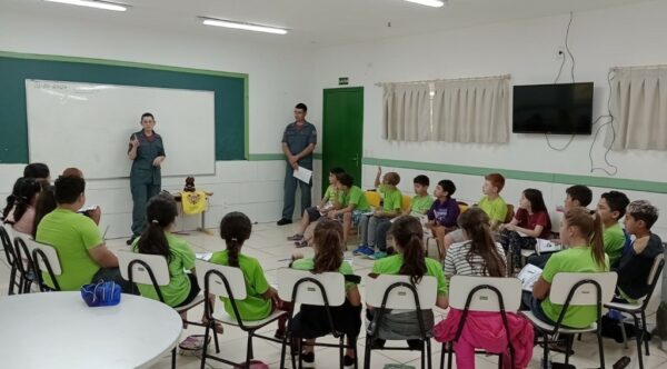 Corpo de Bombeiros inicia atividades do Programa Bombeiro Mirim no município de Entre Rios