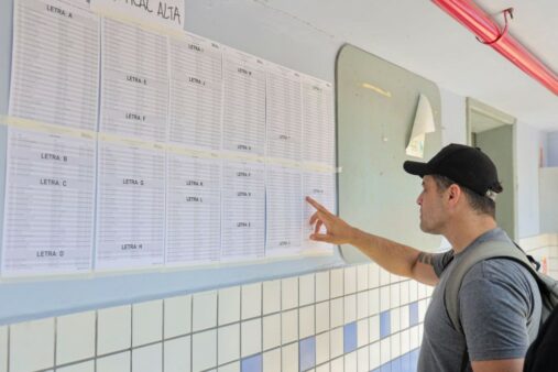 Gabarito oficial do maior concurso público da história da Educação de SC sai às 17h desta quarta-feira