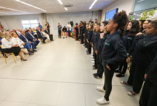 Em Criciúma, governador visita o Bairro da Juventude em celebração aos 75 anos da instituição