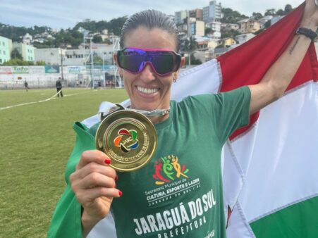 Simone Ponte Ferraz conquista 24ª medalha de ouro no atletismo do Jasc