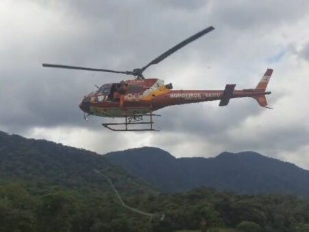 Em missão de resgate arriscada, corpo de montanhista é retirado do Pico do Jurapê