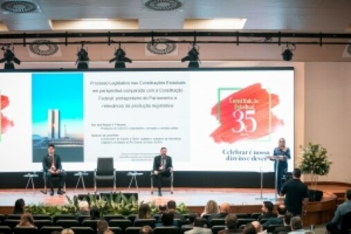 Palestra aborda diferenças entre a produção legislativa estadual e federal