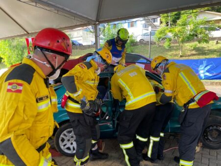 Corpo de Bombeiros Militar em Videira realiza o primeiro Desafio de Resgate Veicular