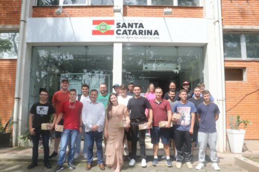 Jovens do Curso de Gestão e Protagonismo no Meio Rural fazem visita técnica na secretaria de Estado da Agricultura e Pecuária