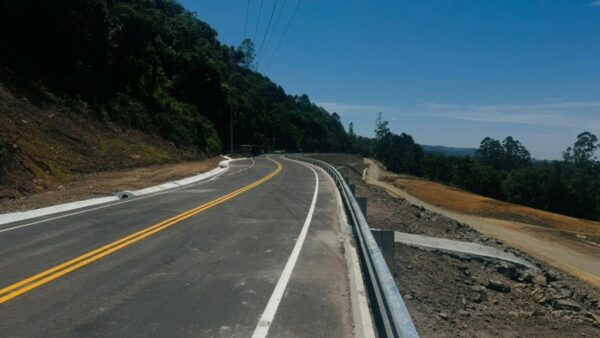 Obras de sobrelevação na SC-350 em Rio do Sul entram em fase final