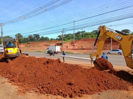 Casan implanta redes de água e esgoto em loteamento de Chapecó