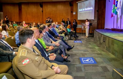 Governadora em exercício destaca trabalho da Ouvidoria para gestão mais participativa, durante encontro de ouvidores do Estado