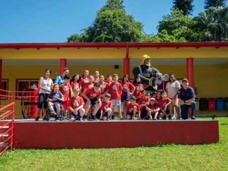 Alunos do Programa Bombeiro Mirim vivenciam rotina no Quartel do CBMSC em São José