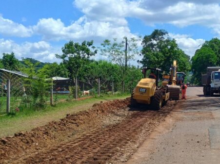 Obras de terraplenagem e alargamento na SC-305 avançam para fase final