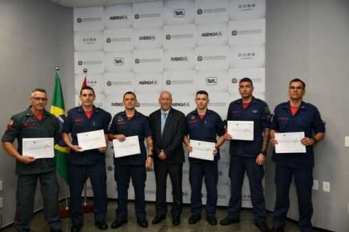 Bombeiros recebem Moção de Aplausos na Alesc por operação de resgate no Alto Vale do Itajaí