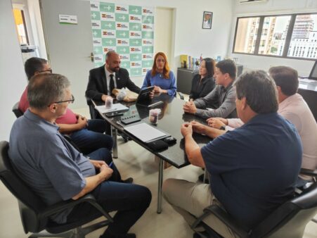 Secretaria de Estado da Saúde recebe prefeitos para tratar de ampliação do Hospital Joana Schmidt de Petrolândia