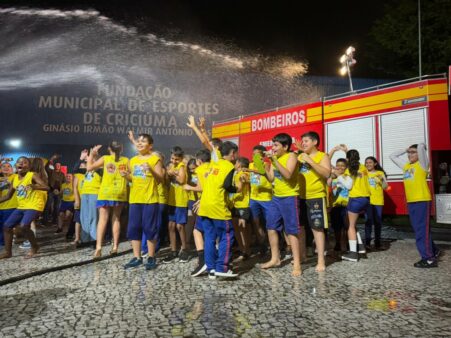 Corpo de Bombeiros Militar de Santa Catarina forma novos 477 Golfinhos em Criciúma