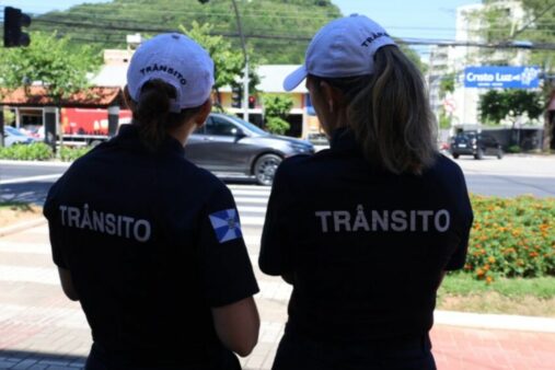 Balneário Camboriú Trânsito inicia recadastramento de motoristas por aplicativo