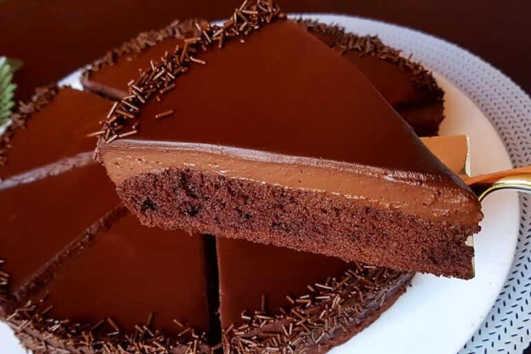 Receita de Bolo de 5 Colheres de Chocolate