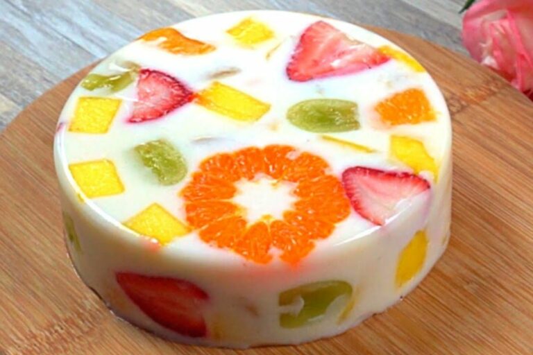 Bolo de Geléia de Iogurte com Frutas: Sem Forno, Sem Gelatina e Super Fácil